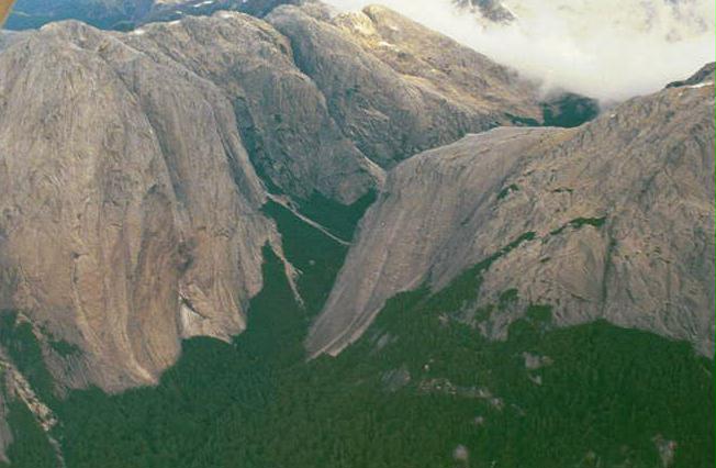 Aerial photograph by Richard G. Bell