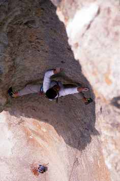 I.Morales in 1.pitch of "Cannalis", 5.10d, photo: J.Bscuan